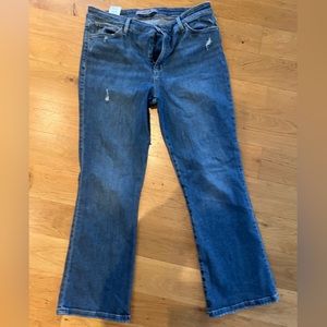 Joe’s Jeans 30, mid rise bootcut- has a comfortable amount of stretch!